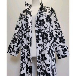 Madison Coat Women,Colors:Black /White ,(Floral)Size L.Long Sleeve.Sz:Large